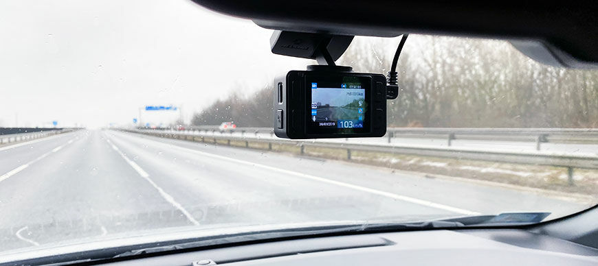 Menetrögzítő kamera az M0 autópályán használva