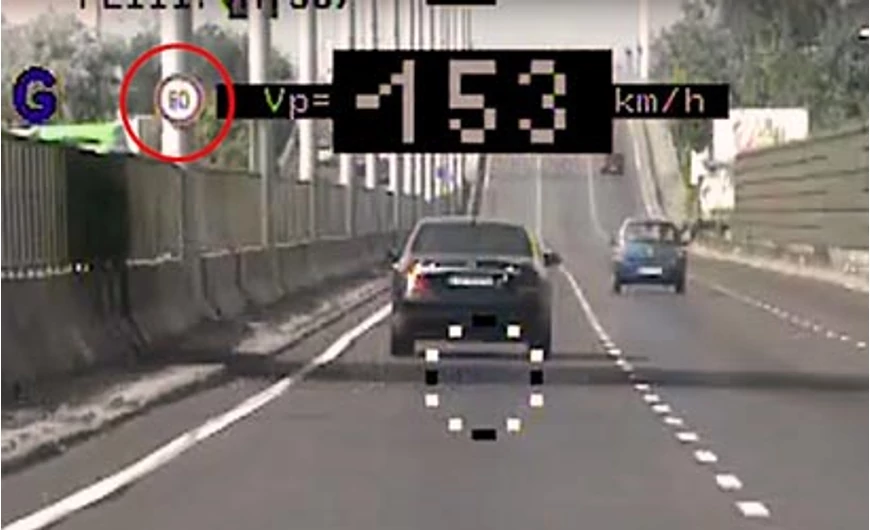 Civil mozgó autókból támad újra a Fáma 3 lézer