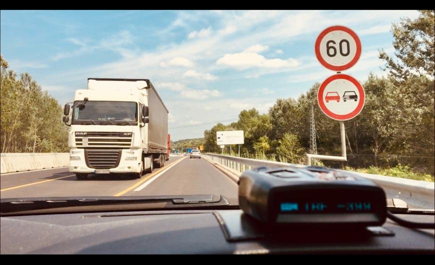 Traffipax invázió hétfőtől! Tavasszal közel 6000 bírság